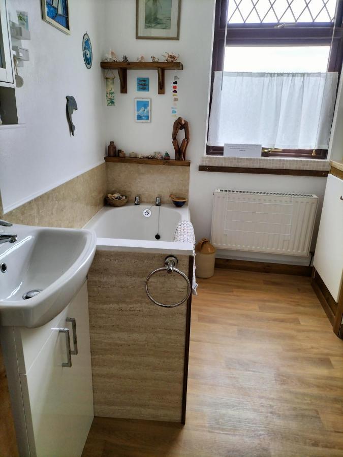 Clearview Cottage เซนต์ออสเทลล์ ภายนอก รูปภาพ